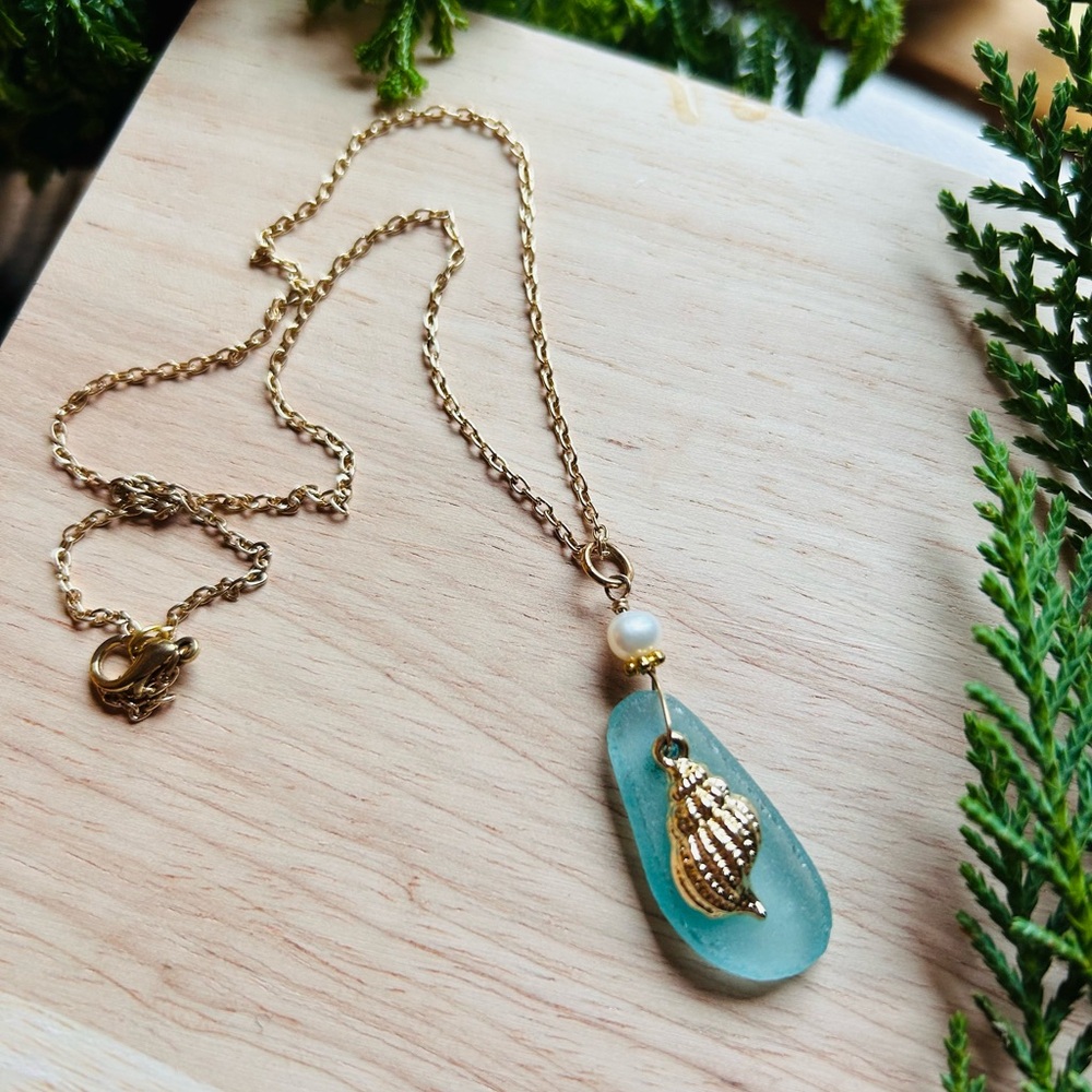 Gold and Blue Pendant Necklace
